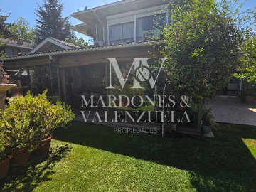 Casa en venta en Hermosa casa dentro de Condominio Seguro (173816), Peñalolén - 5 dormitorios, 3 baños