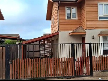 Casa en venta en Los Geraneos, Santo Domingo - 3 dormitorios, 2 baños