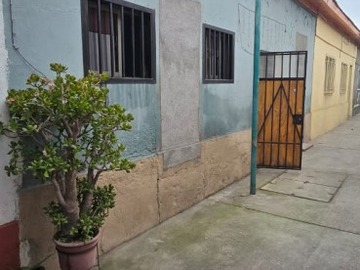 Casa en venta en Metro hospitales, Independencia - 3 dormitorios, 2 baños