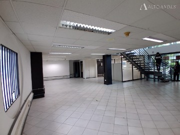 Oficina en arriendo mensual en 3 norte cercan a Libertad, Viña del Mar - 3 baños