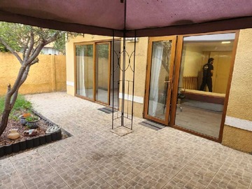 Casa en venta en Excelente Conectividad y Entorno Tranquilo (168000), Huechuraba - 4 dormitorios, 3 baños