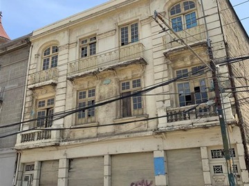 Casa en venta en Bustamante/Marquez, Valparaíso - 14 dormitorios, 3 baños