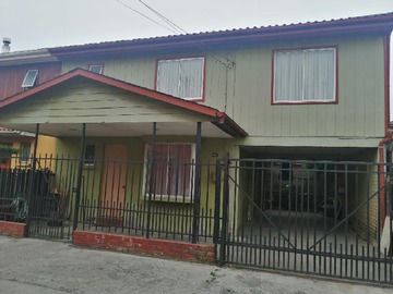 Casa en venta en Vendo Casa Amplia de Dos Pisos. - 5 dormitorios, 2 baños