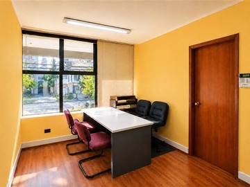 Oficina en venta en Metro Escuela Militar y Metro Alcantara, Las Condes - 2 dormitorios, 2 baños