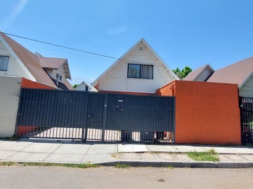 Casa en venta en El Olivillo, Peñalolén - 5 dormitorios, 4 baños