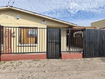 Casa en arriendo mensual en Pasaje proyectado 3, La Serena - 3 dormitorios, 1 baño