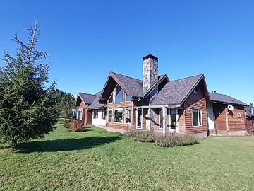 Casa en venta en Con acceso a ruta 5 y cam alerce (110001), Puerto Varas - 5 dormitorios, 4 baños