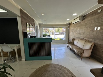 Casa en venta en Las hualtatas con las tranqueras, Vitacura - 3 dormitorios, 2 baños