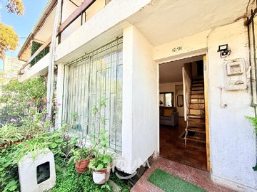 Casa en venta en Cotapos, Independencia - 2 dormitorios, 1 baño