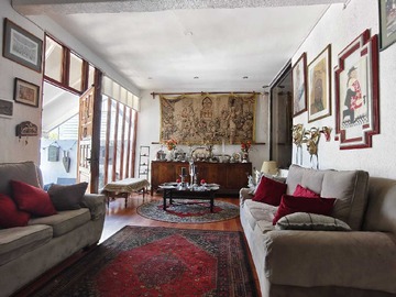 Casa en venta en Casa bien amplia con gran espacio (166011), Las Condes - 5 dormitorios, 4 baños