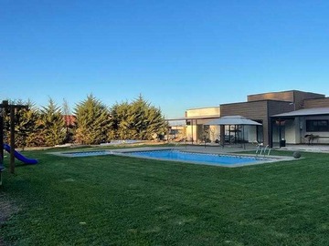Casa en venta en Se vende espectacular casa en parcela (60484), Chillán - 5 dormitorios, 3 baños