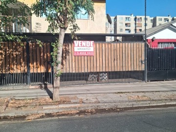 Casa en venta en Entre panamericana y avenida ossa, La Cisterna - 4 dormitorios, 2 baños