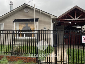 Casa en arriendo mensual en Volcán Lanin, Puerto Varas - 3 dormitorios, 2 baños