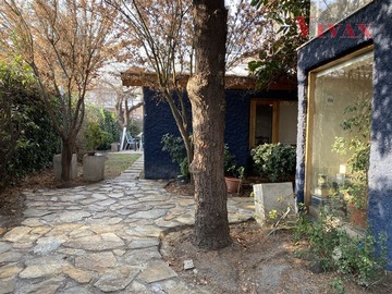 Casa en venta en Cap Hemmendinger / Manantiales, Las Condes - 4 dormitorios, 3 baños