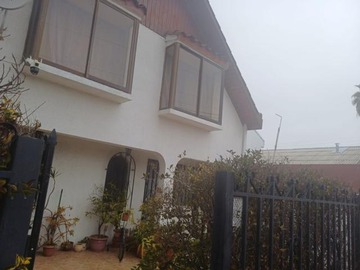 Casa en venta en 17 1/2 Poniente - 18 1/2 Sur, Talca - 4 dormitorios, 2 baños