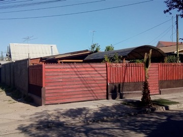 Casa en venta en Calle La Capilla, Puente Alto - 3 dormitorios, 2 baños