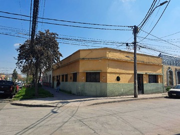 Casa en venta en Casa esquina con gran potencial comercial (173137), Santiago - 6 dormitorios, 4 baños