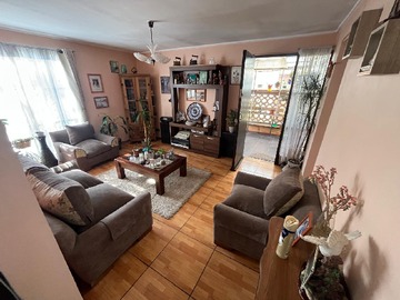 Casa en venta en Luis Barros Borgoño, El Bosque - 3 dormitorios, 1 baño