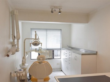 Oficina en venta en El golf, Las Condes - 2 dormitorios, 2 baños