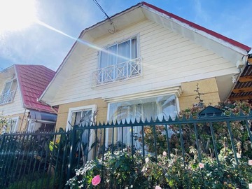 Casa en venta en Avenida Los Molinos del Sol, Villa Alemana - 3 dormitorios, 2 baños