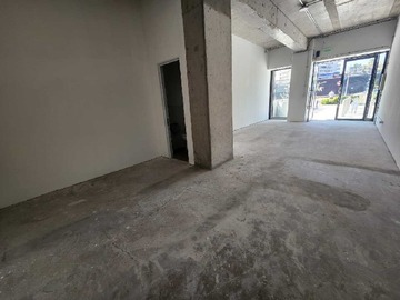 Local Comercial en arriendo mensual en Amplio Local Comercial en Sector Céntrico (170929), Las Condes - 2 baños