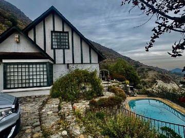 Casa en arriendo mensual en Lo Barnechea, Lo Barnechea - 5 dormitorios, 4 baños