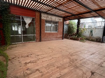 Casa en venta en `pasaje pilmaiquen, Linares - 4 dormitorios, 2 baños