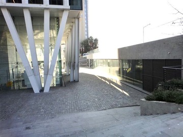 Local Comercial en arriendo mensual en Torre Nueva Santa María, Providencia
