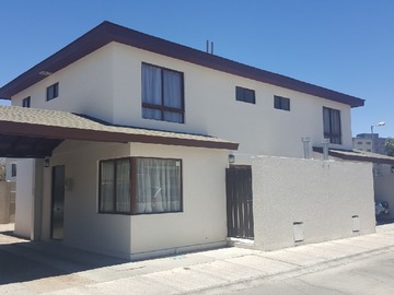 Casa en arriendo mensual en Se Arrienda Hermosa Casa Amoblada Ideal para Empresa - 4 dormitorios, 3 baños