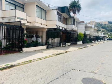 Casa en venta en Casa Amplia, Familiar y con la Mejor Ubicación en Chorrillos. - 4 dormitorios, 3 baños