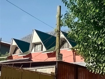 Casa en venta en Los Baqueanos 9918, Peñalolén - 5 dormitorios, 2 baños
