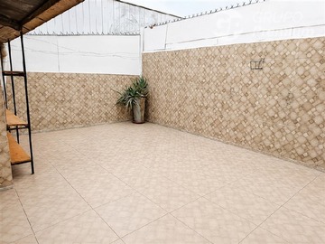 Casa en venta en Julio cordero Bustamante, Recoleta - 4 dormitorios, 2 baños