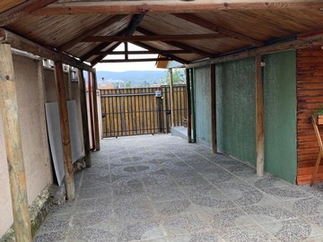 Casa en venta en Samuel Valencia, Quilpué - 6 dormitorios, 3 baños