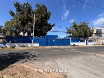 Oficina en arriendo mensual en Ureta Cox con Santa Rosa, San Miguel - 5 baños
