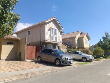 Casa en venta en Bella Casa Condominio los Coihues Larapinta Lampa - 3 dormitorios, 2 baños
