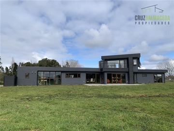 Casa en venta en Lagunitas Frutillar, Frutillar - 5 dormitorios, 4 baños