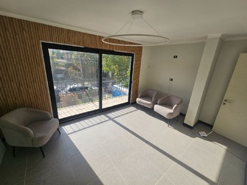 Oficina en venta en Laura de Noves 83, Las Condes, Región Metropolitana de Santiago 7550000, Chile, Las Condes - 5 baños