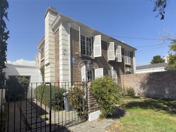Casa en venta en Albacete/Felix de Amesti, Las Condes - 3 dormitorios, 3 baños