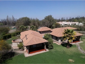 Casa en arriendo mensual en Algarrobos de Batuco, Lampa - 4 dormitorios, 4 baños