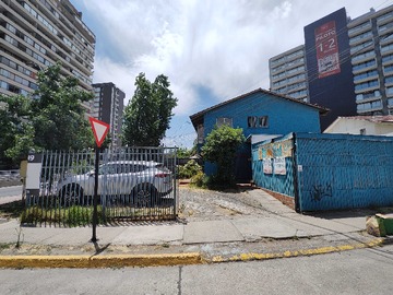 Local Comercial en venta en Fantástico Local Esquina-144m2 /2pisos/5estac (171813), Las Condes - 3 baños