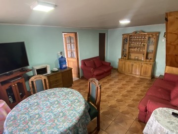 Casa en venta en Pasaje lleuque, La Florida - 4 dormitorios, 1 baño