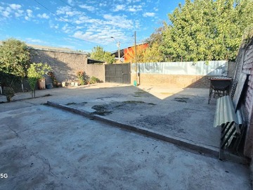Casa en venta en Vivienda Luminosa en Entorno Natural (151306), Lo Espejo - 4 dormitorios, 2 baños