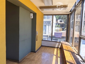 Oficina en venta en Esmeralda 970, Valparaíso - 3 dormitorios, 1 baño