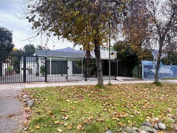 Local Comercial en arriendo mensual en Av. Padre Hurtado Central / Camino El Alba, Las Condes - 2 baños
