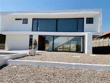 Arriendo Mensual / Casa / Colina