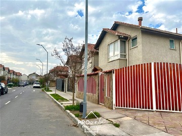Casa en venta en Casa con Excelente Distribución, 3D 3B de 2 Pisos, Baquedano, SanBernardo, San Bernardo - 3 dormitorios, 3 baños