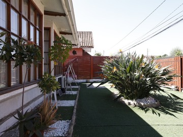Casa en venta en Metro el bosque, El Bosque - 5 dormitorios, 4 baños