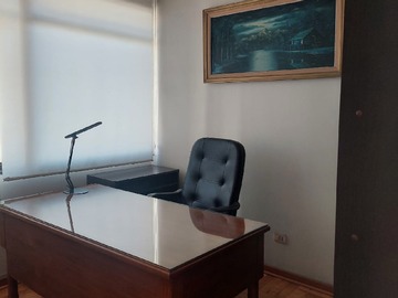 Oficina en arriendo mensual en Oficina Abogado (A) - 1 dormitorio, 2 baños