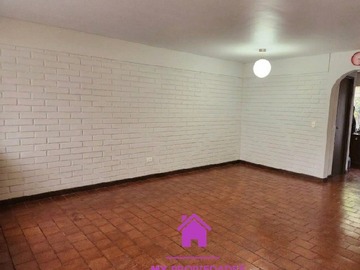 Casa en venta en Los alerces, Ñuñoa - 3 dormitorios, 1 baño