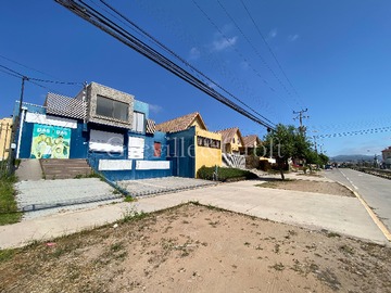 Local Comercial en arriendo mensual en Propiedad Comercial Cisternas La Serena (172022), La Serena - 4 baños